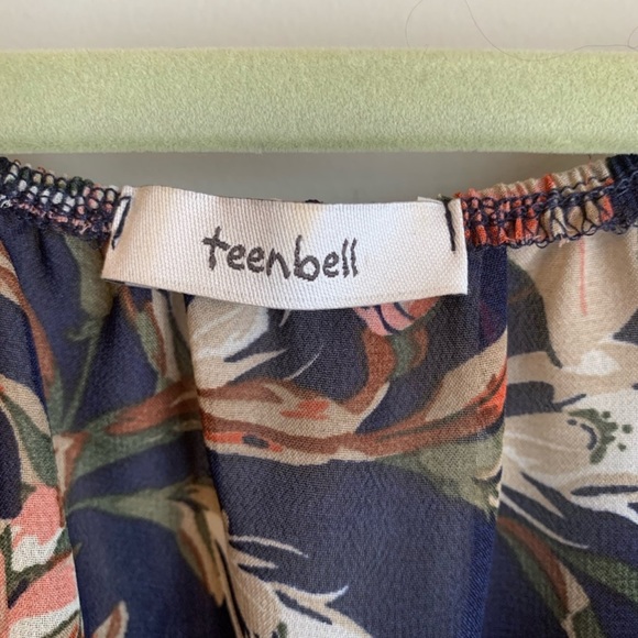 EUC Teenbell top size medium - Picture 5 of 5
